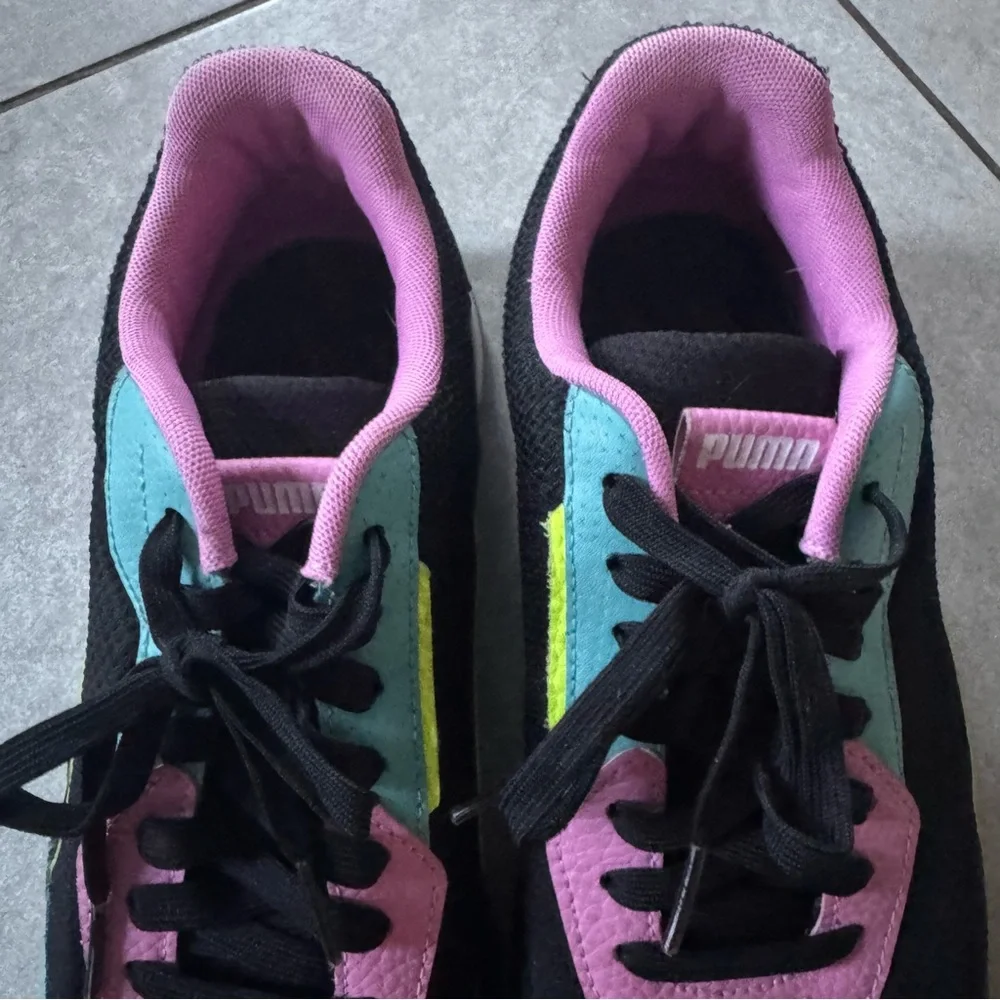 Puma City Riders Men’s Neon Athletic Sneakers - size 10